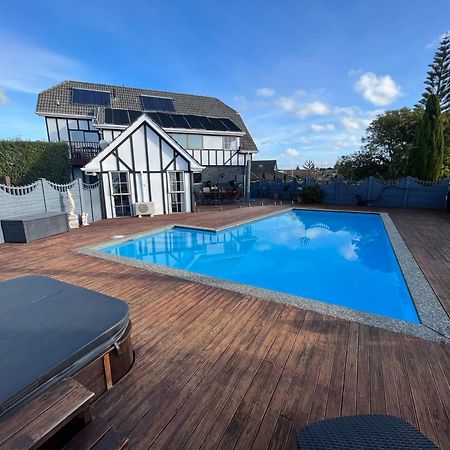 Tudor Manor Bed & Breakfast Paraparaumu Exterior photo